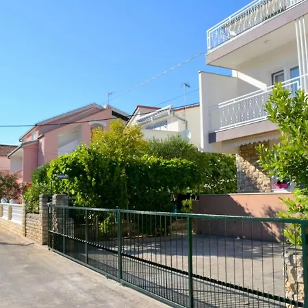 Guest house Apartman Val *